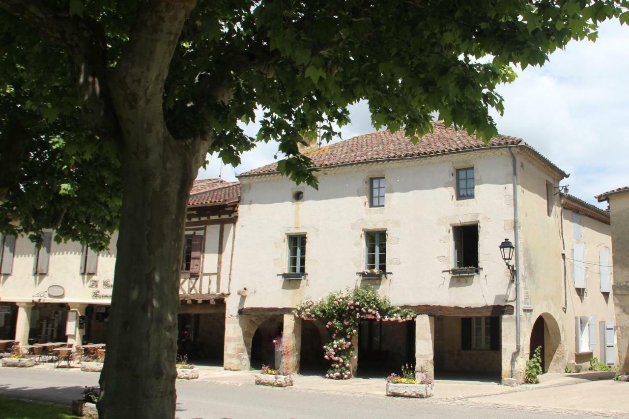 Fourcès Les Hirondellesヴィラ エクステリア 写真